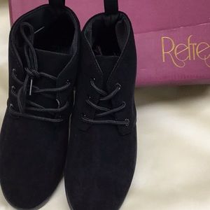 Refresh suede shoes size 9